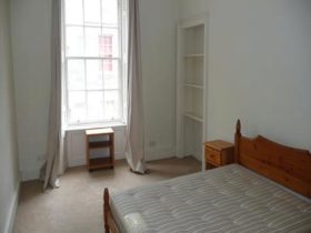 2 bedroom Flat to re...